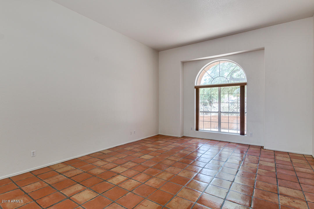 2538 East Amber Ridge Way Phoenix, AZ 85048 - Photo 6 of 42 09-Amber