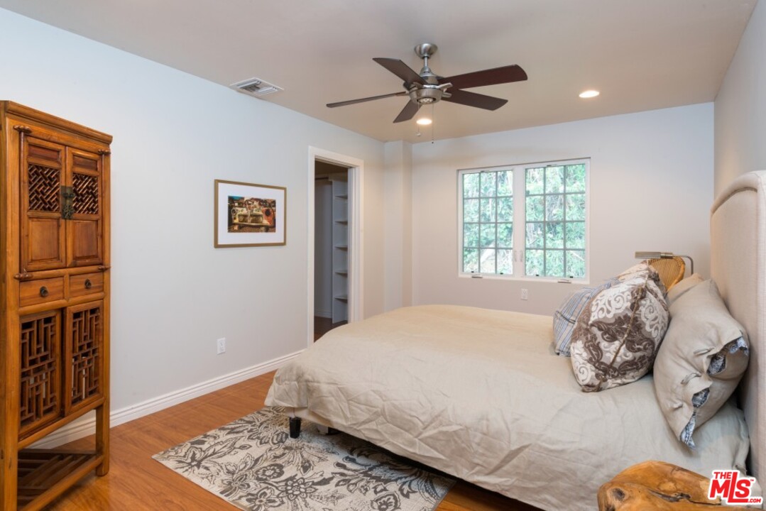 11647 Bellagio Road Los Angeles, CA 90049 - Photo 11 of 52