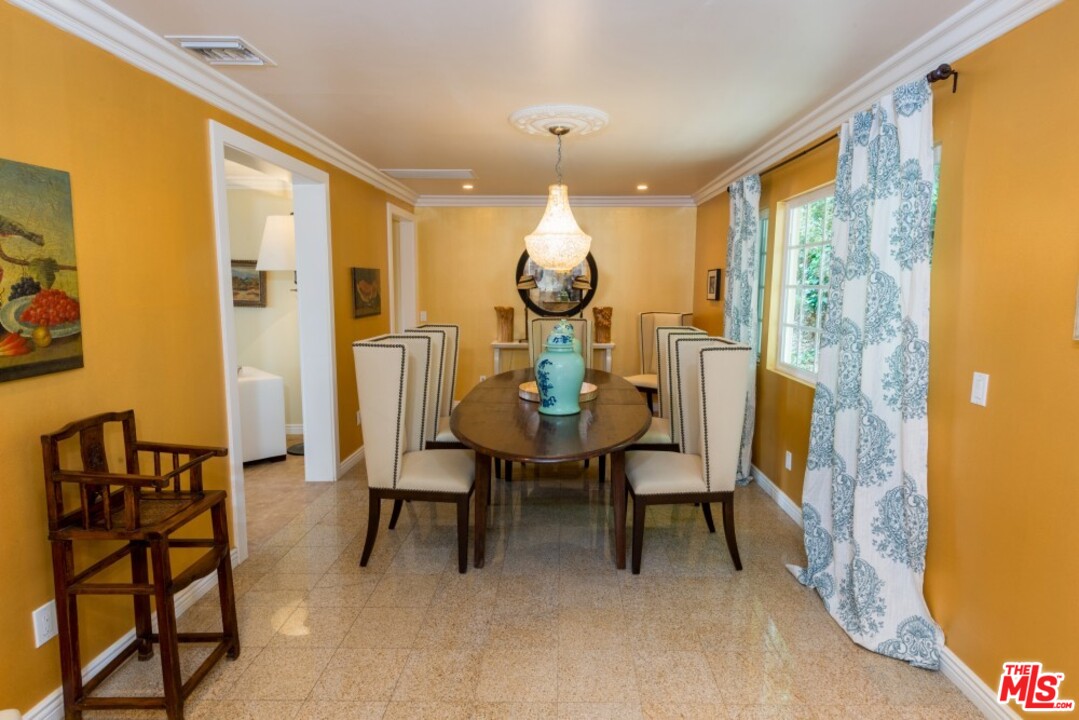 11647 Bellagio Road Los Angeles, CA 90049 - Photo 12 of 52