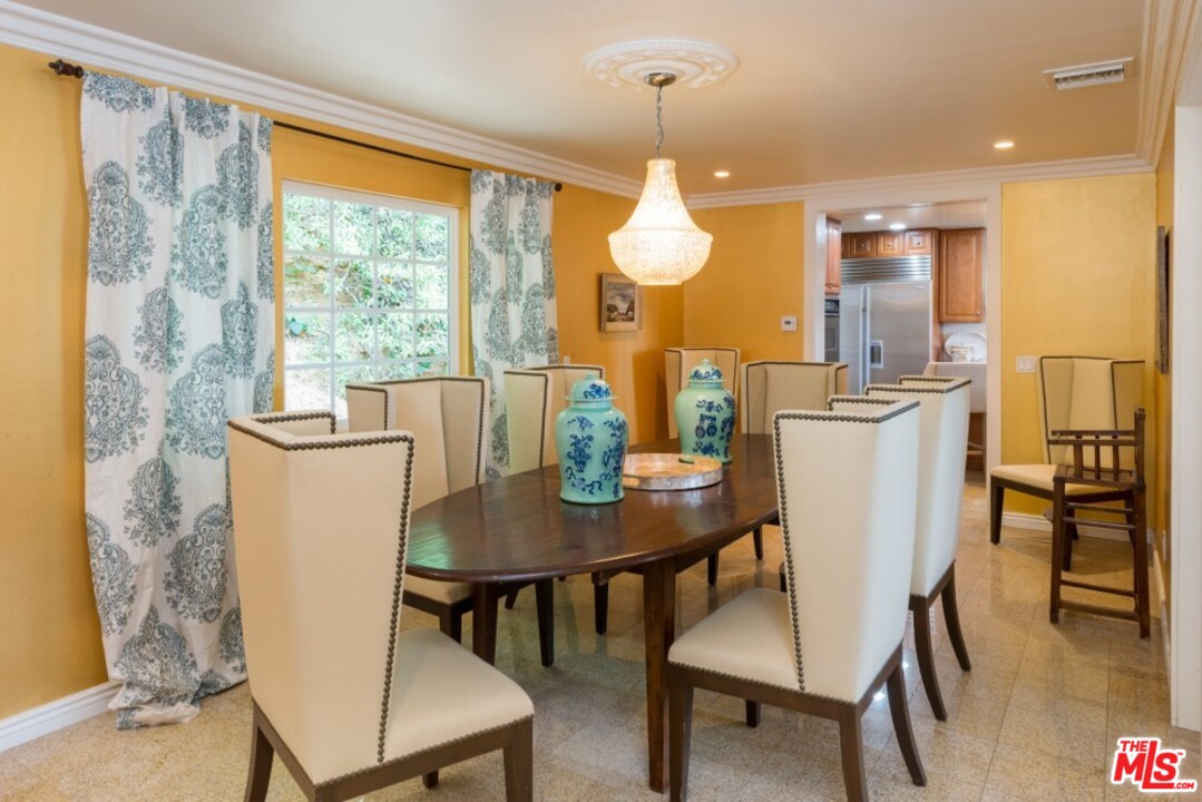 11647 Bellagio Road Los Angeles, CA 90049 - Photo 13 of 52