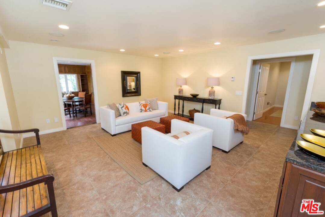 11647 Bellagio Road Los Angeles, CA 90049 - Photo 17 of 52