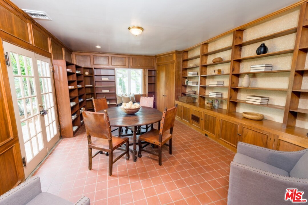 11647 Bellagio Road Los Angeles, CA 90049 - Photo 18 of 52