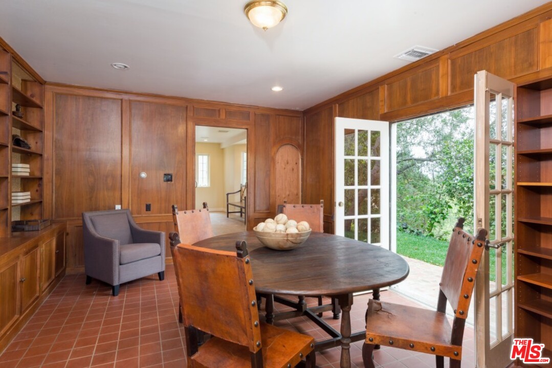 11647 Bellagio Road Los Angeles, CA 90049 - Photo 19 of 52