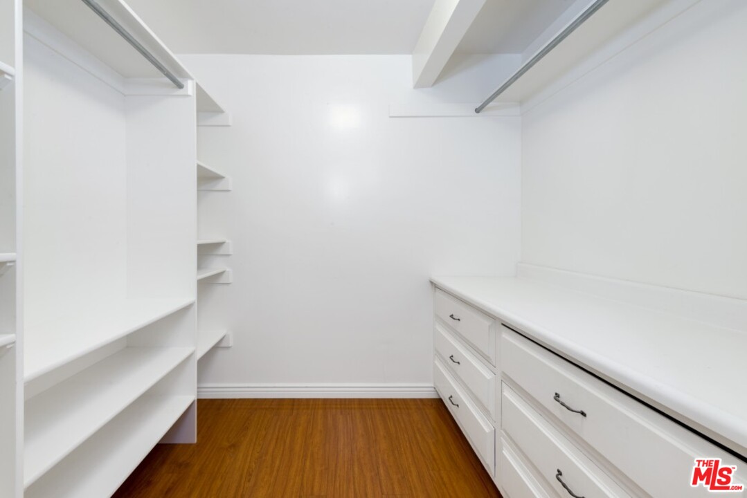 11647 Bellagio Road Los Angeles, CA 90049 - Photo 26 of 52