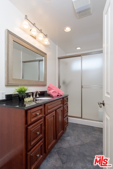 11647 Bellagio Road Los Angeles, CA 90049 - Photo 28 of 52