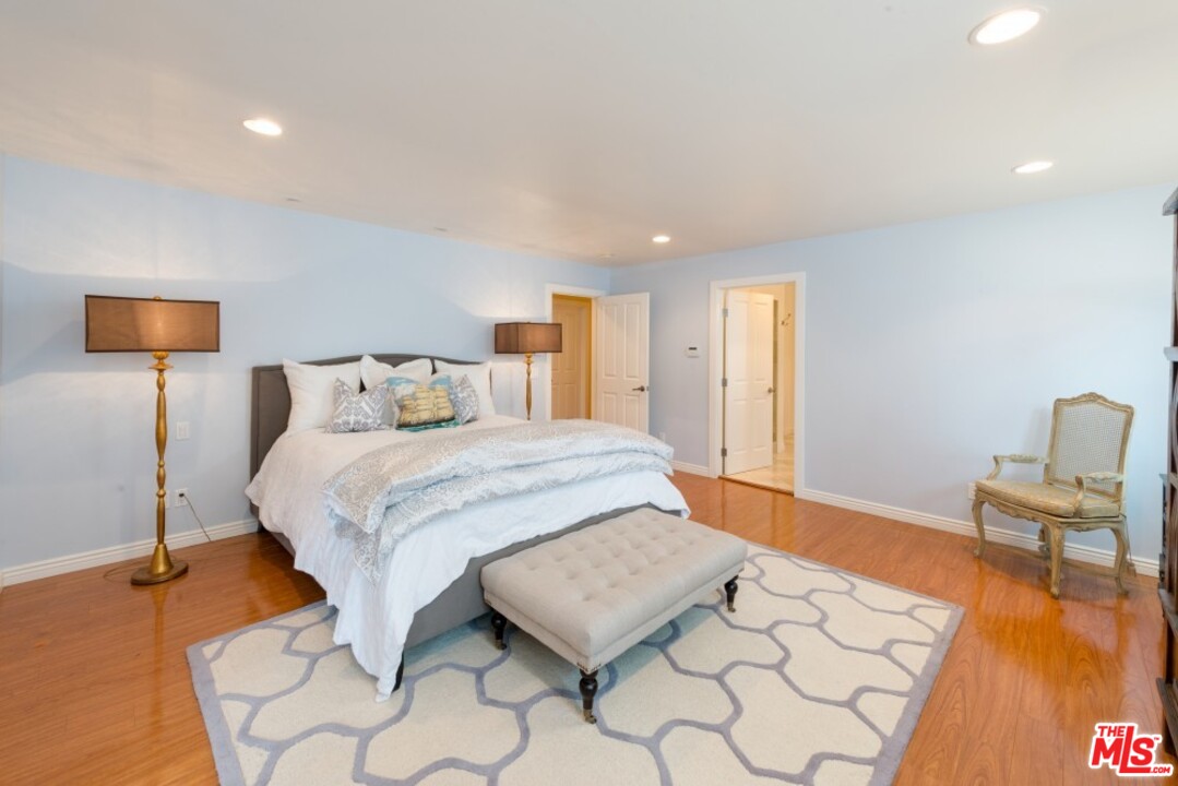 11647 Bellagio Road Los Angeles, CA 90049 - Photo 30 of 52