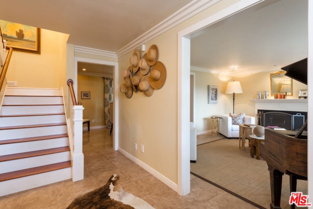 11647 Bellagio Road Los Angeles, CA 90049 - Photo 4 of 52