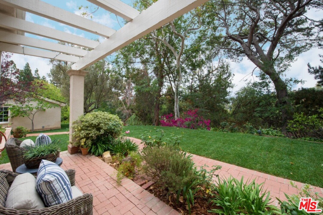 11647 Bellagio Road Los Angeles, CA 90049 - Photo 41 of 52