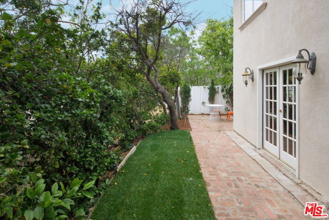 11647 Bellagio Road Los Angeles, CA 90049 - Photo 42 of 52