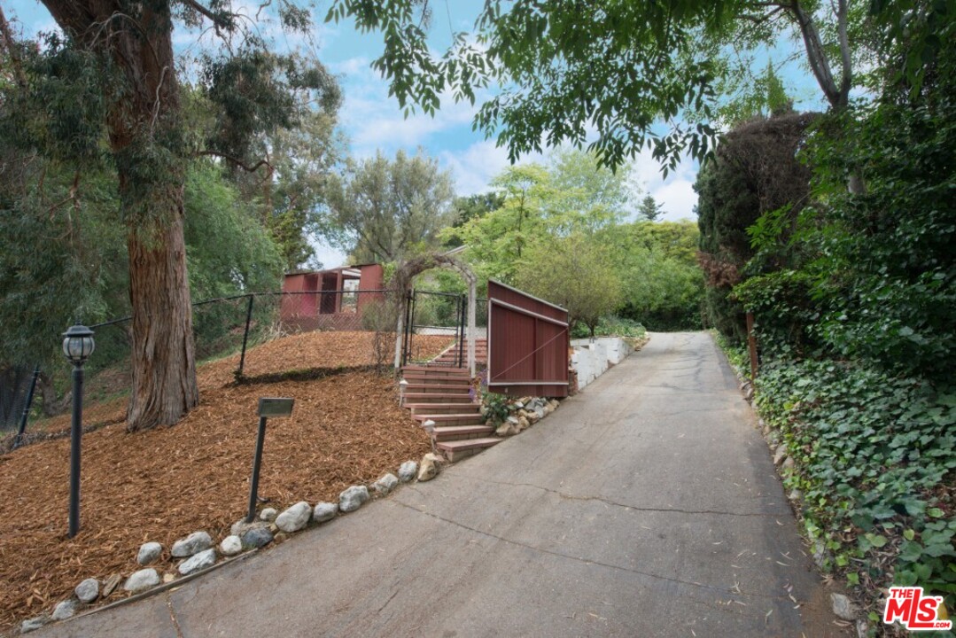 11647 Bellagio Road Los Angeles, CA 90049 - Photo 51 of 52