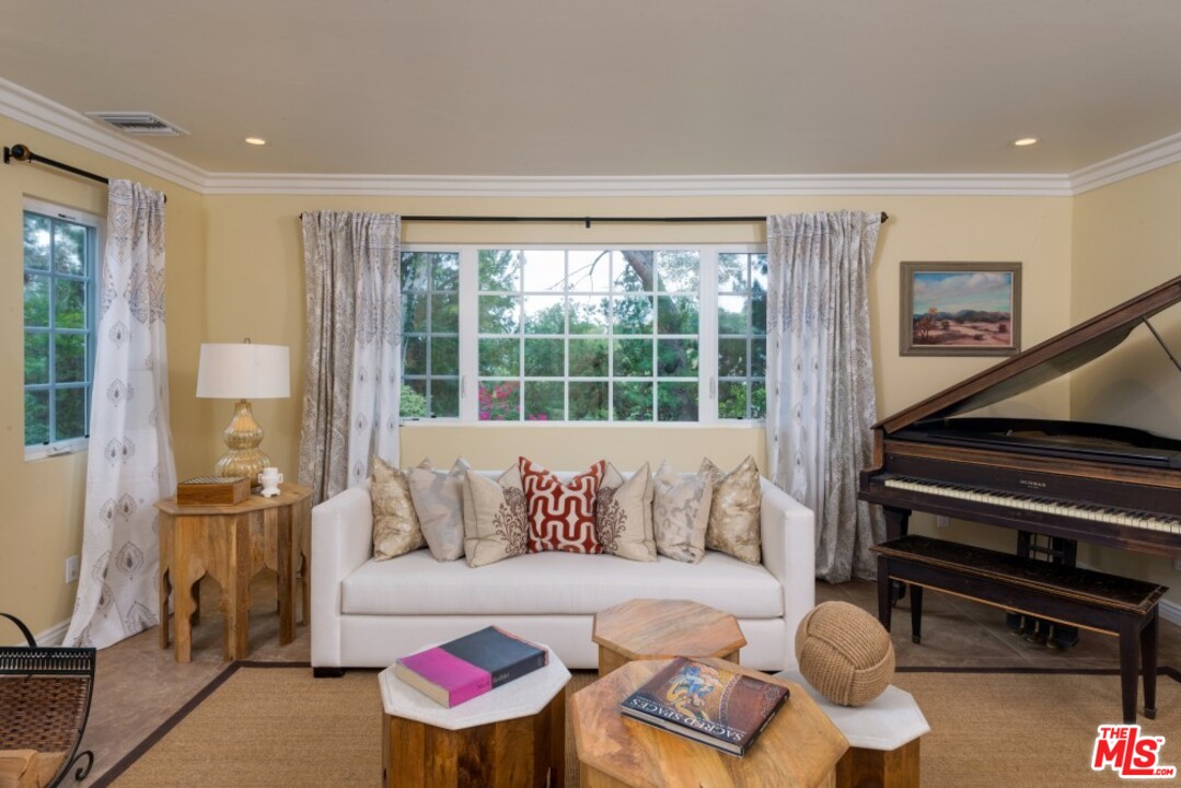 11647 Bellagio Road Los Angeles, CA 90049 - Photo 7 of 52