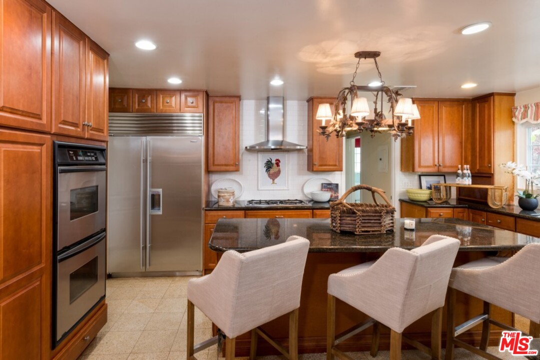 11647 Bellagio Road Los Angeles, CA 90049 - Photo 8 of 52