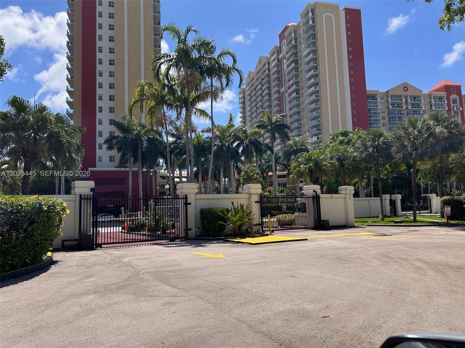 16909 North Bay Road, Unit 1020 Sunny Isles Beach, FL 33160 - Photo 6 of 37