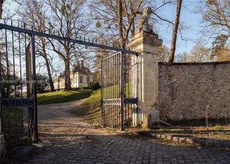 $22,900,000 | 53 Rte De Saint-Germain, El Indio, IDF 78860