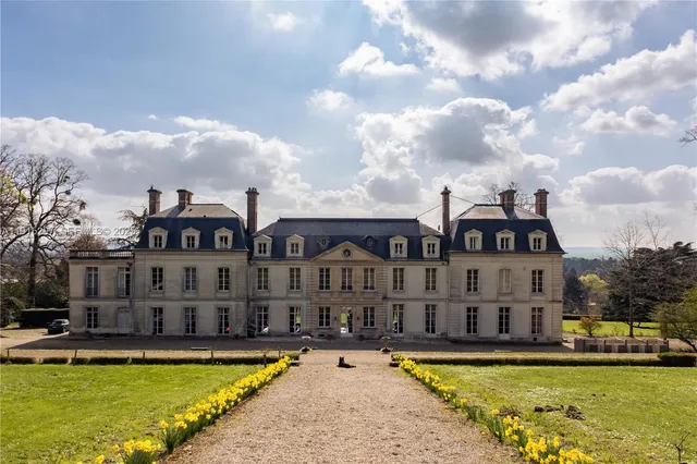 $22,900,000 | 53 Rte De Saint-Germain, El Indio, IDF 78860