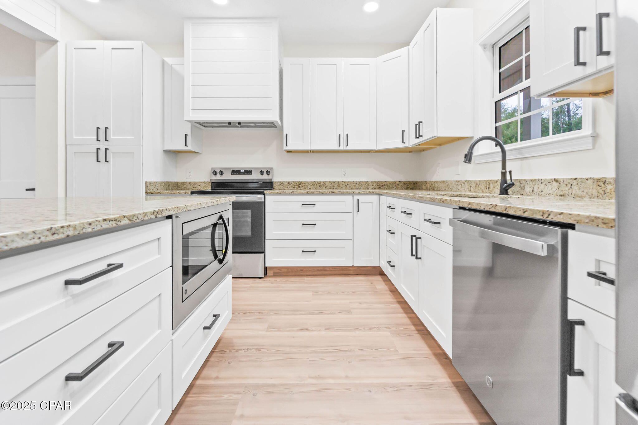 2415 Finch Circle Chipley, FL 32428 - Photo 11 of 41