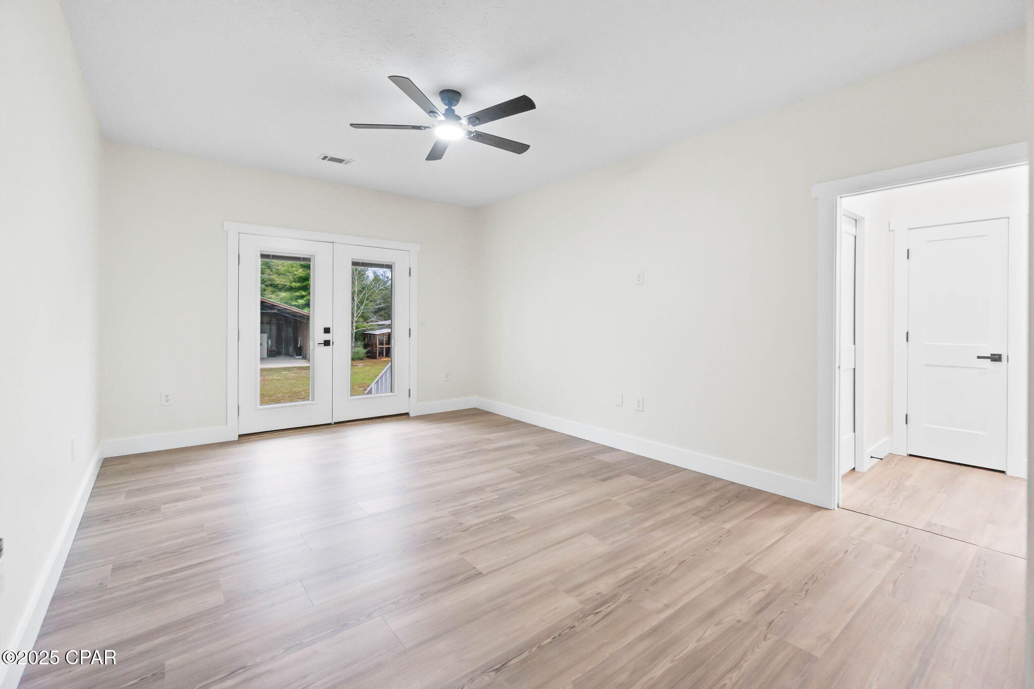 2415 Finch Circle Chipley, FL 32428 - Photo 13 of 41