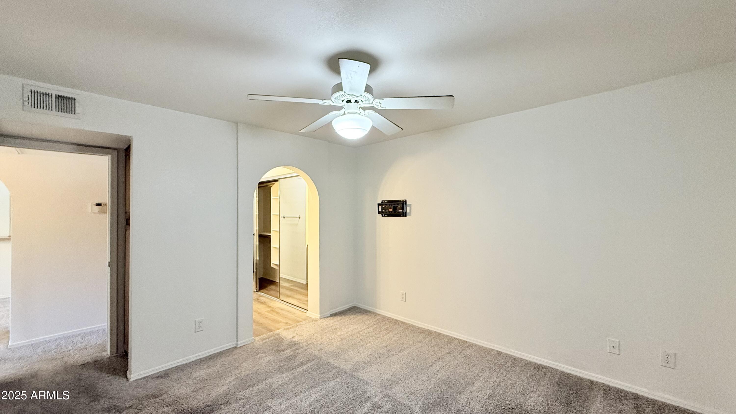 1880 East Morten Avenue, Unit 202 Phoenix, AZ 85020 - Photo 11 of 35 img_9252