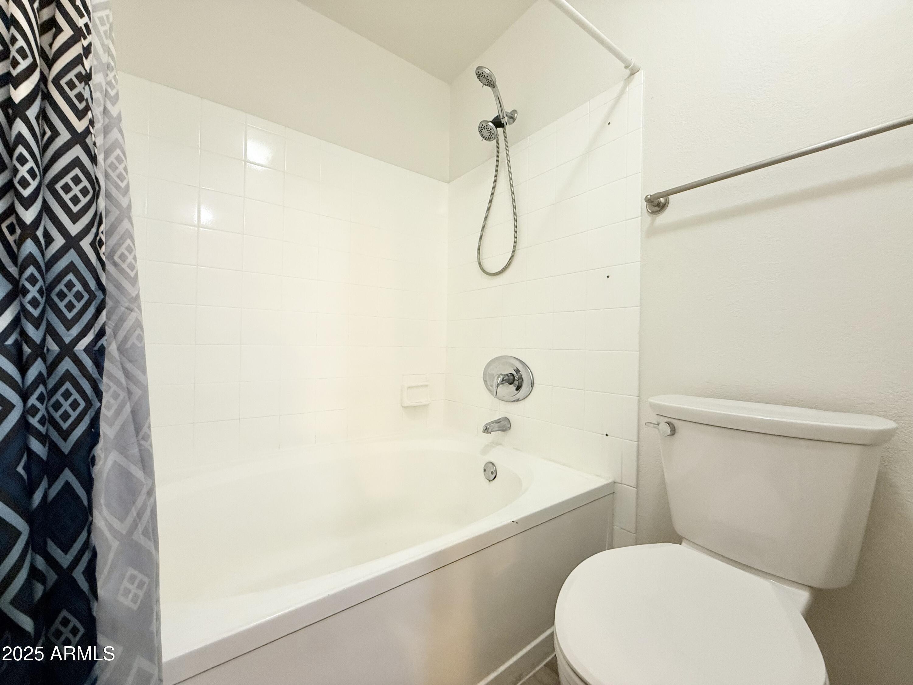 1880 East Morten Avenue, Unit 202 Phoenix, AZ 85020 - Photo 17 of 35 img_2703