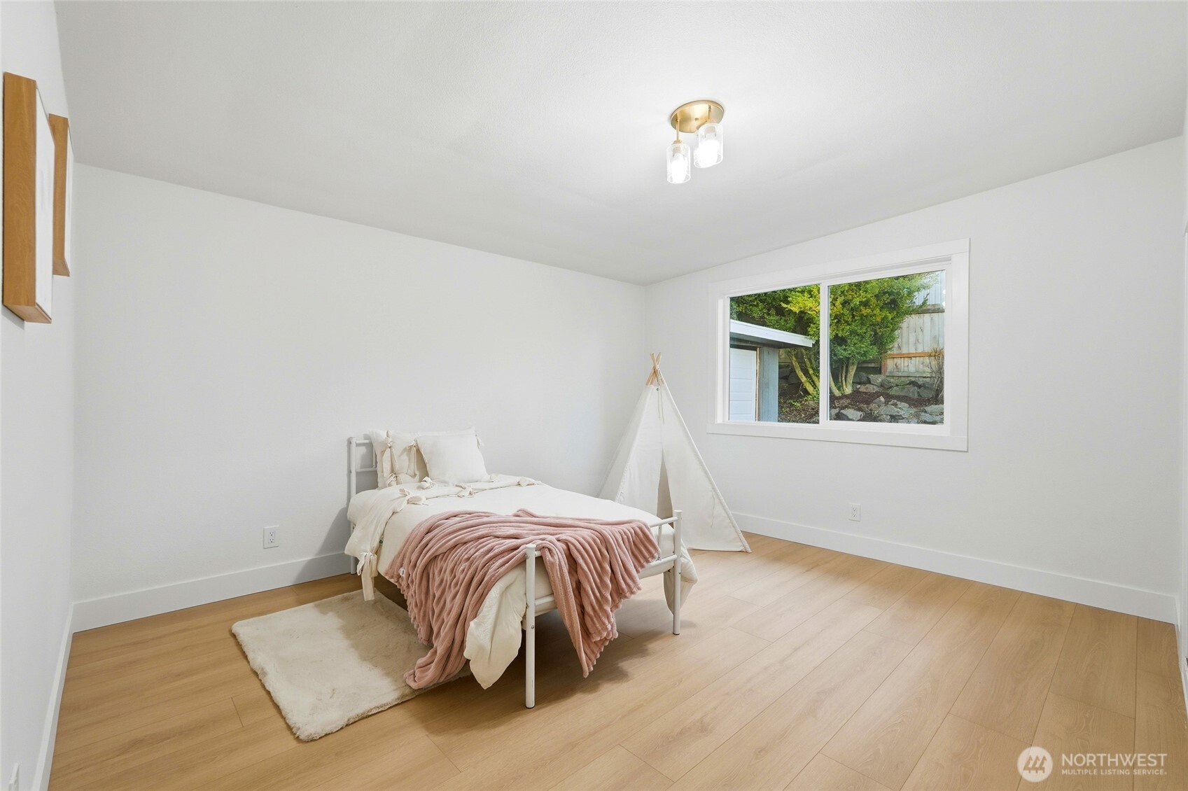 12832 84th Avenue South Renton, WA 98057 - Photo 17 of 40