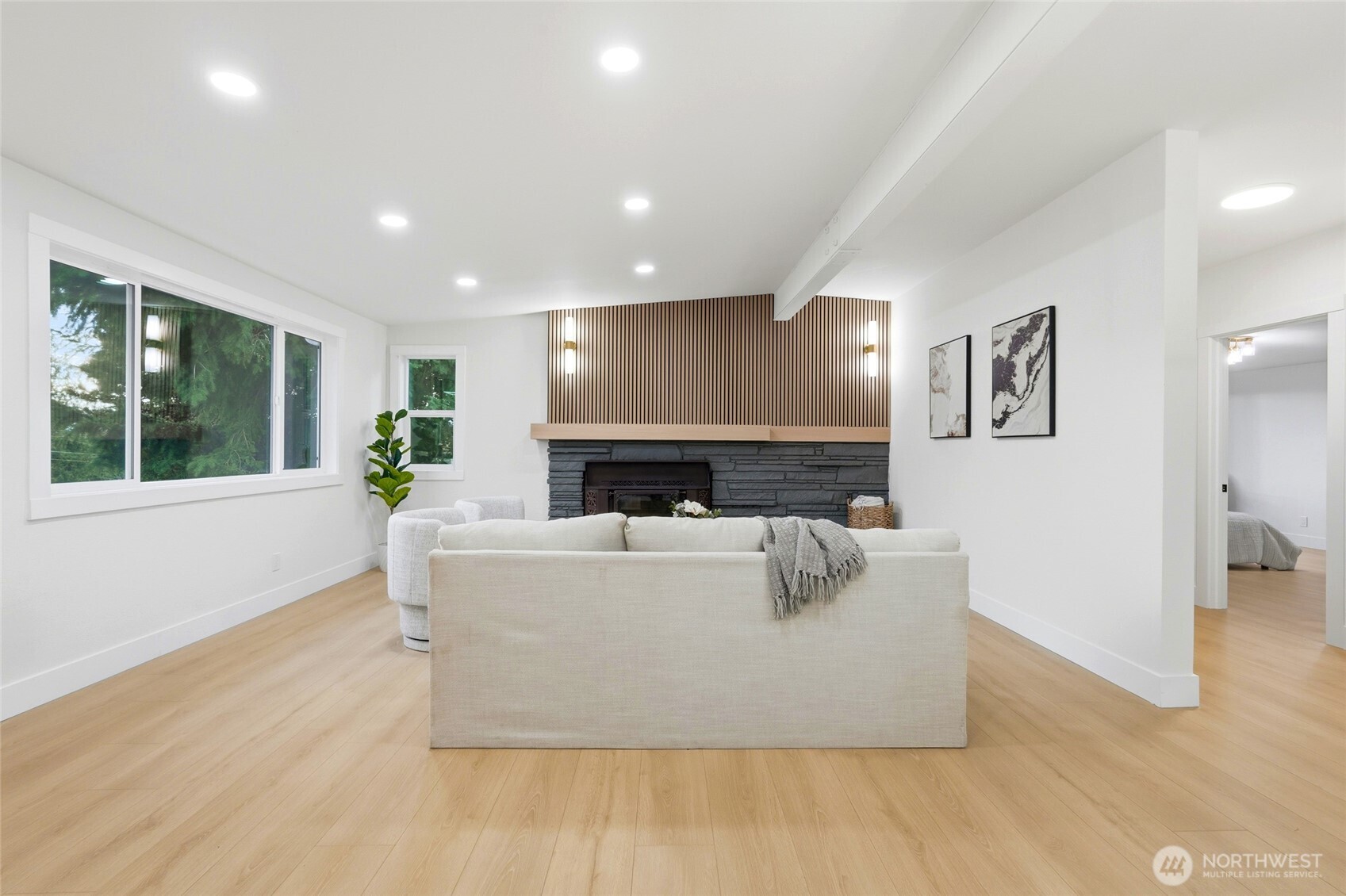 12832 84th Avenue South Renton, WA 98057 - Photo 5 of 40