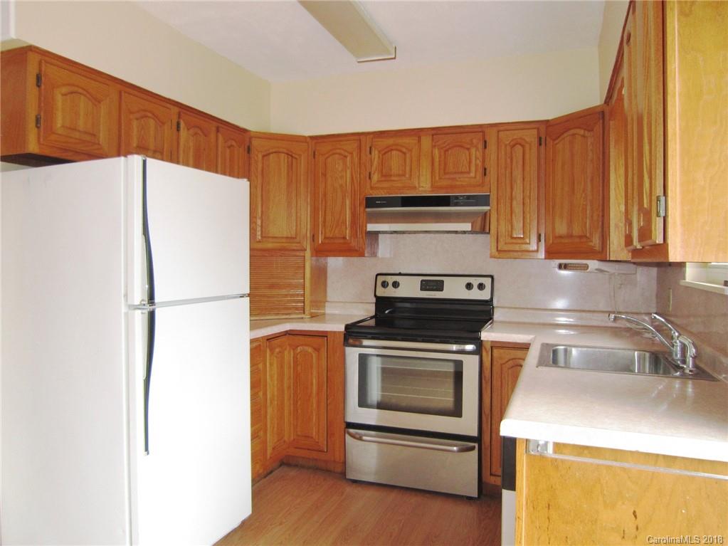 39 Edgewood Road Candler, NC 28715 - Photo 5 of 30 Gallery Image 5