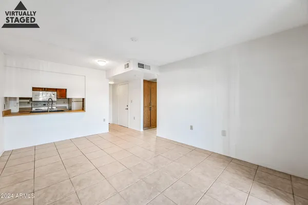 $875 | 3033 East Devonshire Avenue, Unit 1013, Phoenix, AZ 85016