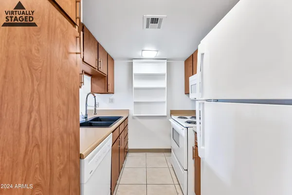 $875 | 3033 East Devonshire Avenue, Unit 1013, Phoenix, AZ 85016