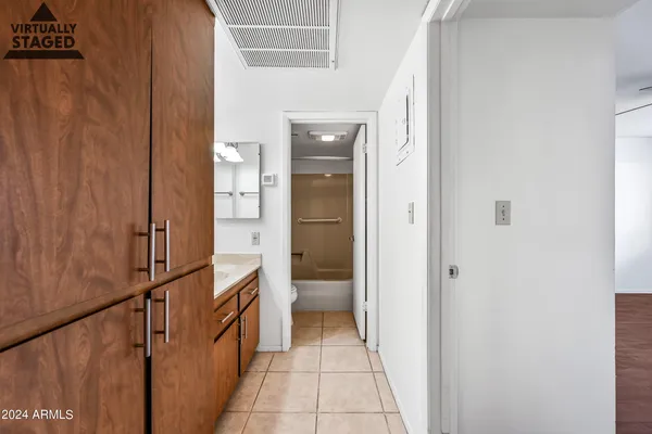 $875 | 3033 East Devonshire Avenue, Unit 1013, Phoenix, AZ 85016