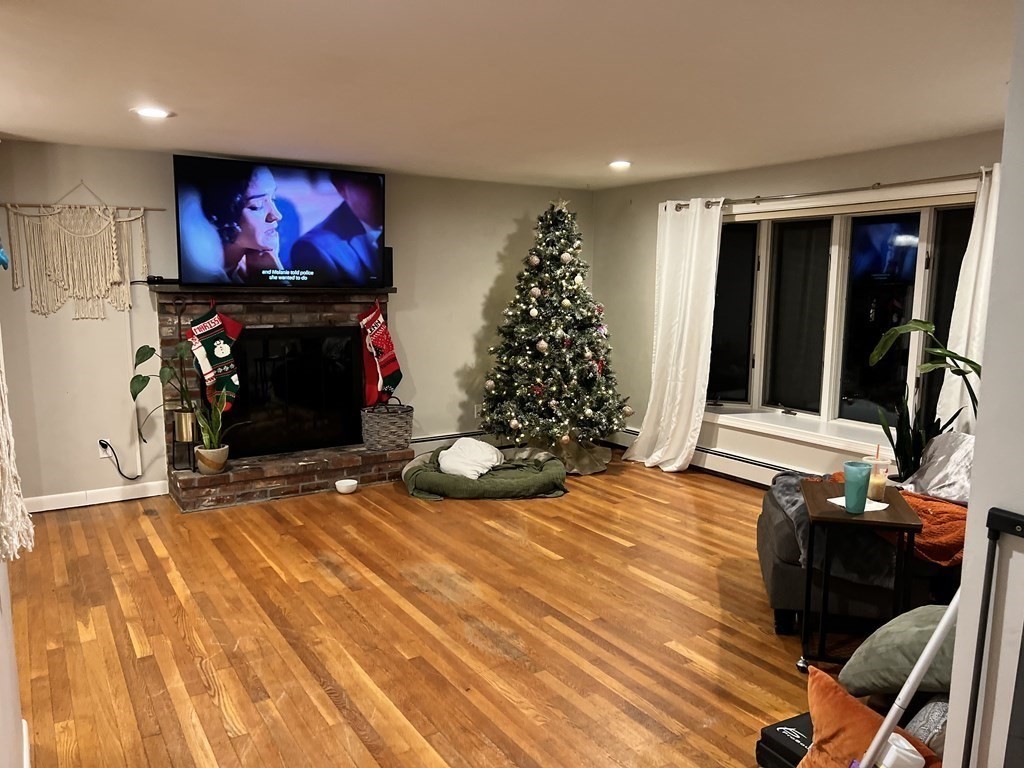 12 Tecumseh Road Bourne, MA 02562 - Photo 7 of 36 a view of a livingroom with furniture and entertaining space