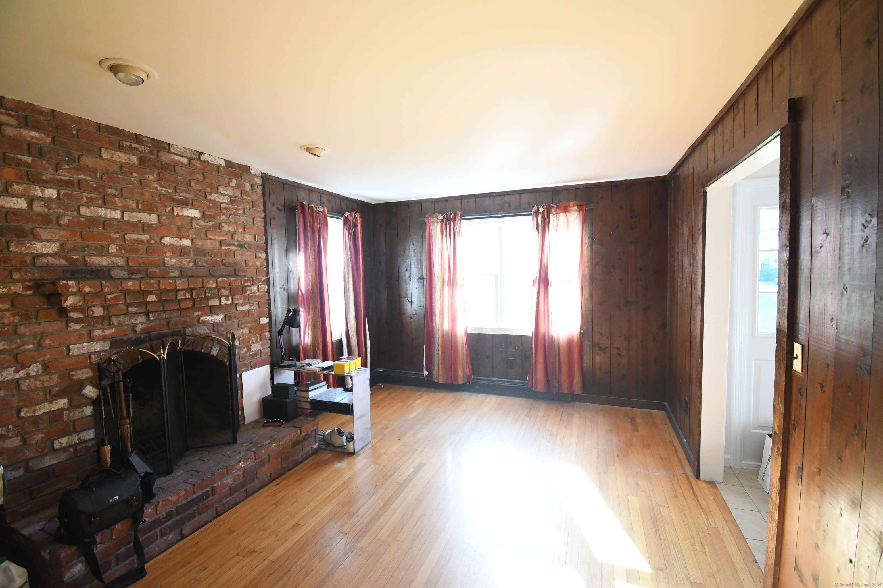 313 Burnt Plains Road Milford, CT 06461 - Photo 6 of 18