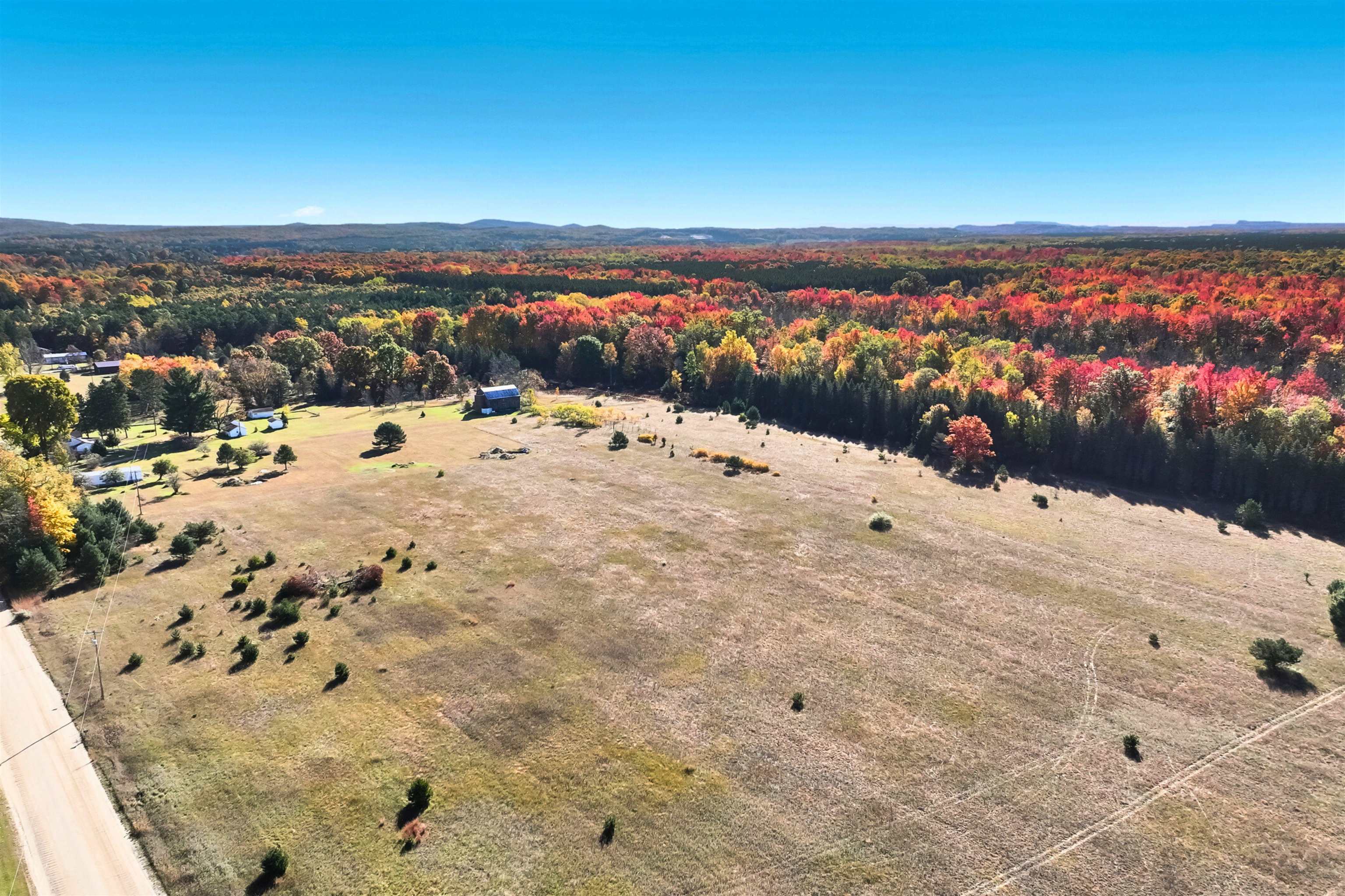 22 West 22 1/2 Road Mesick, MI 49668 - Photo 7 of 19
