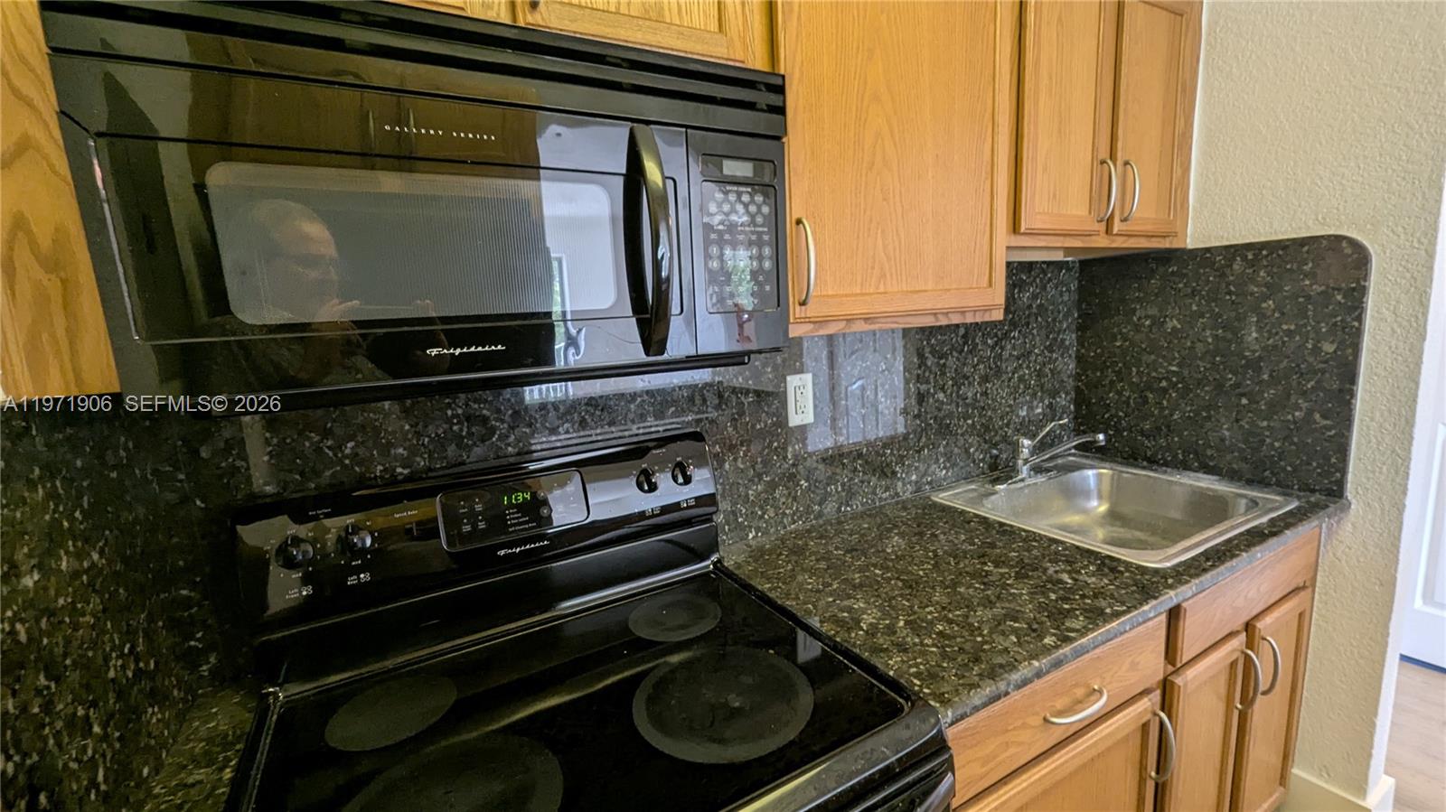 445 Southwest 11th Street, Unit 408 Miami, FL 33130 - Photo 22 of 40