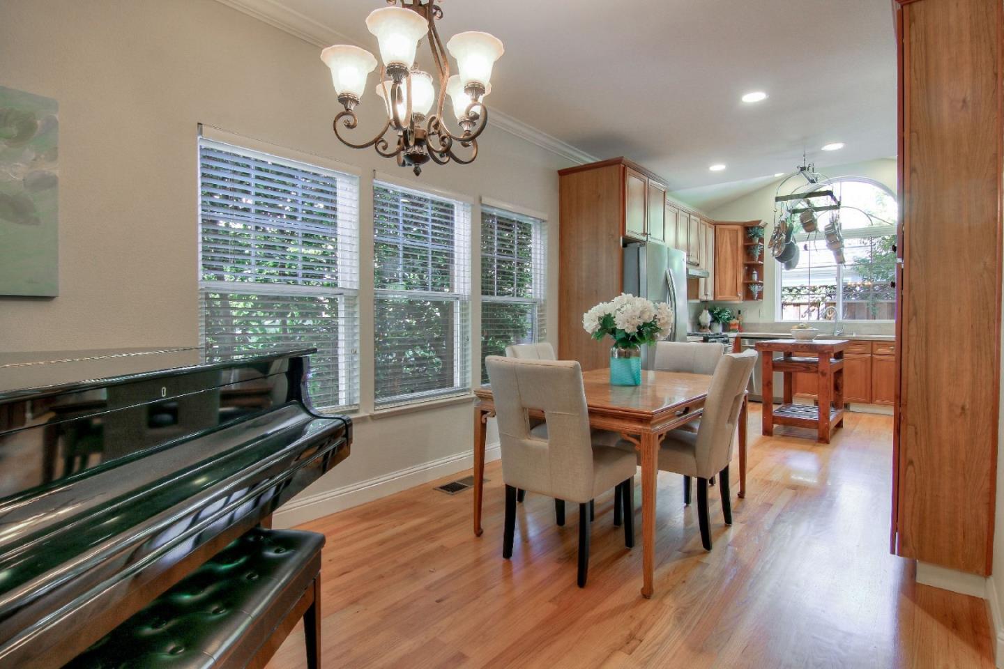 104 Mill Road Los Gatos, CA 95032 - Photo 3 of 38 Gallery Image 3