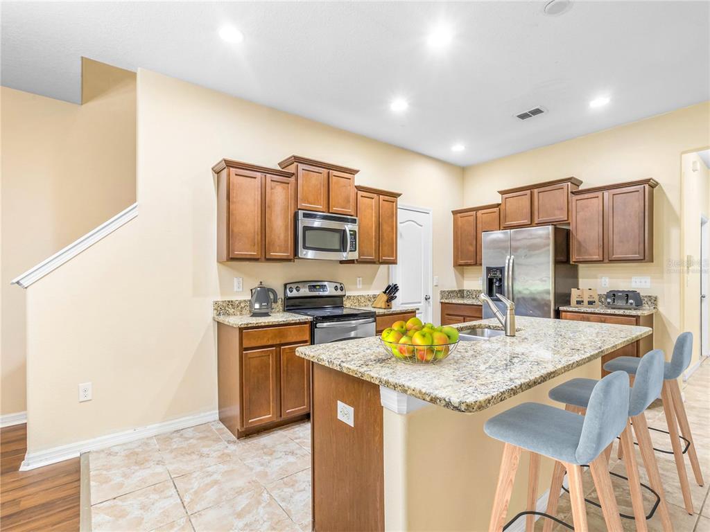 2044 Hawks View Drive Ruskin, FL 33570 - Photo 13 of 35