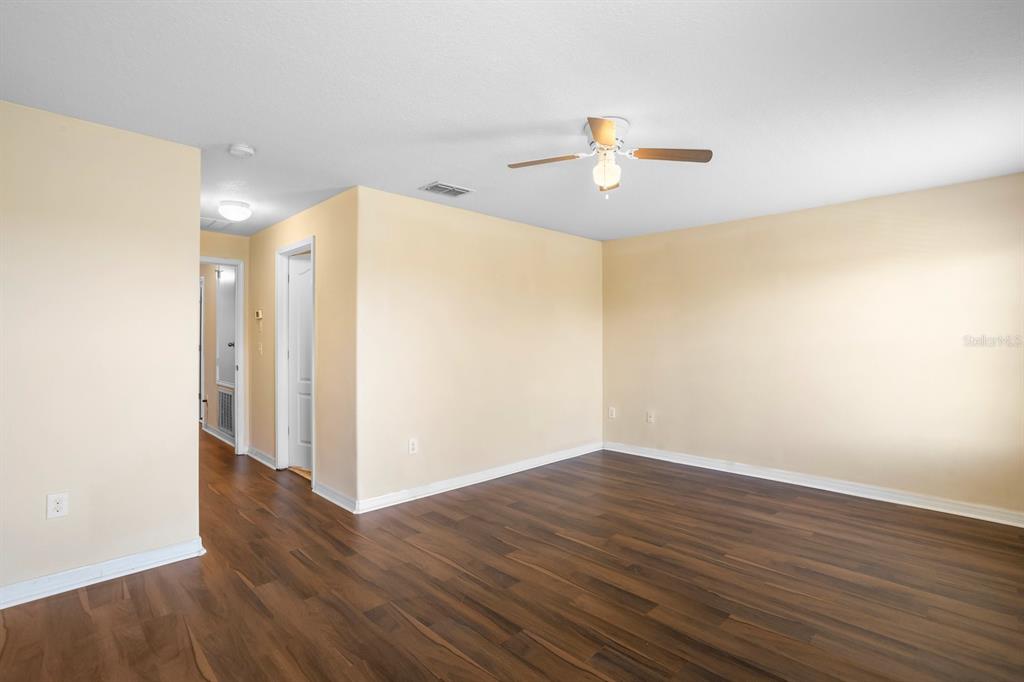 2044 Hawks View Drive Ruskin, FL 33570 - Photo 18 of 35