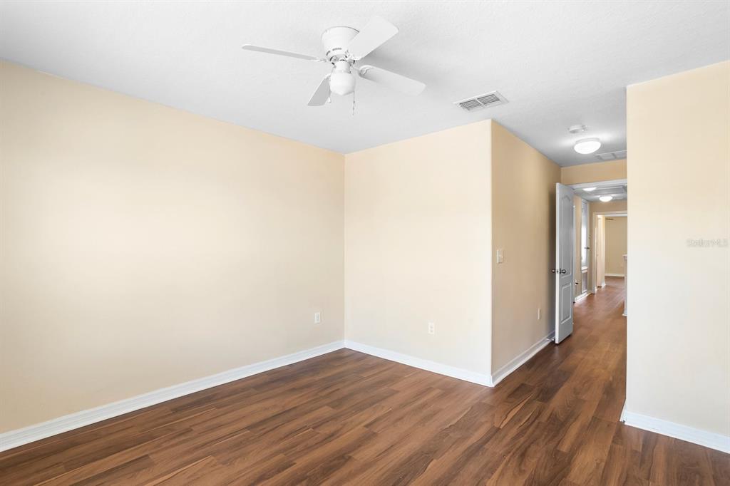 2044 Hawks View Drive Ruskin, FL 33570 - Photo 20 of 35