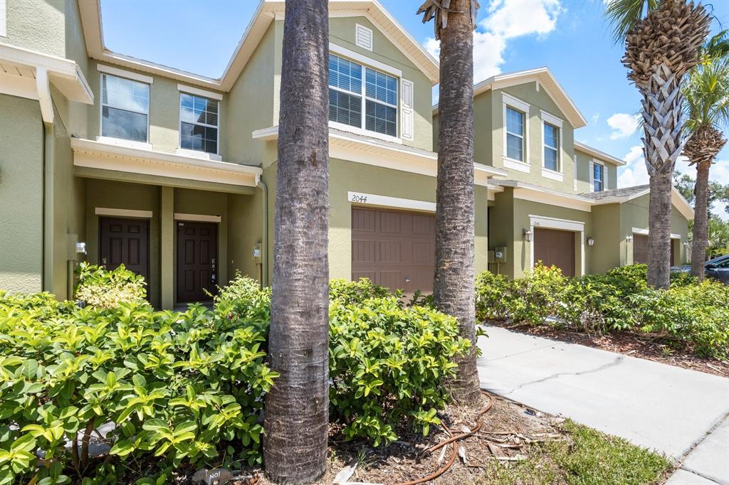 2044 Hawks View Drive Ruskin, FL 33570 - Photo 2 of 35