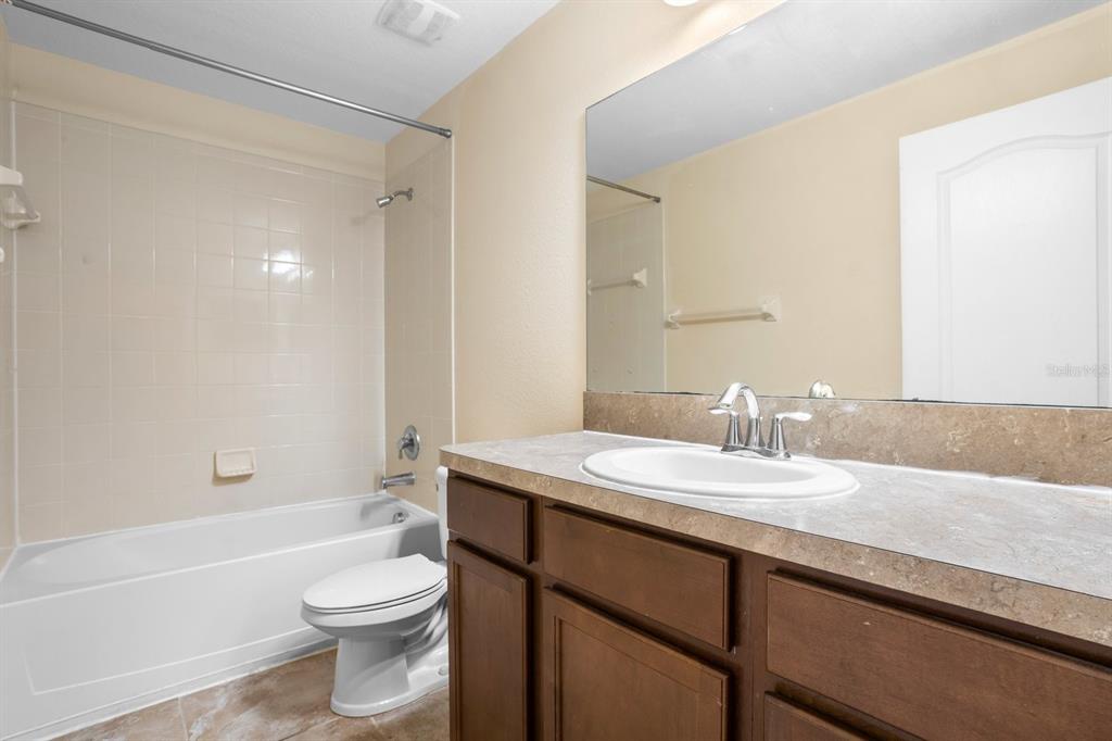 2044 Hawks View Drive Ruskin, FL 33570 - Photo 22 of 35