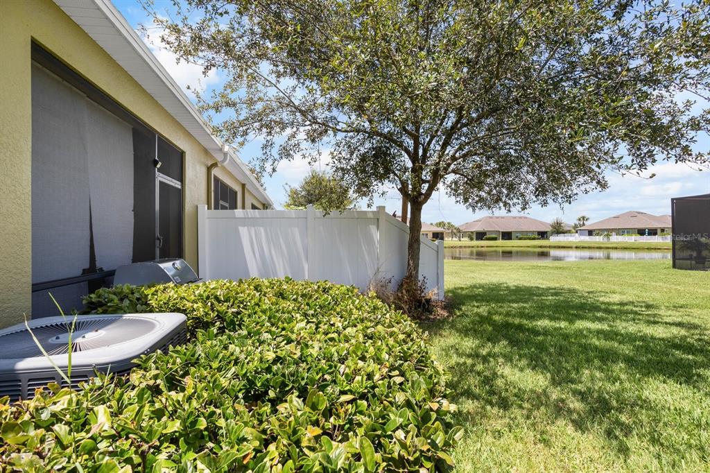 2044 Hawks View Drive Ruskin, FL 33570 - Photo 26 of 35