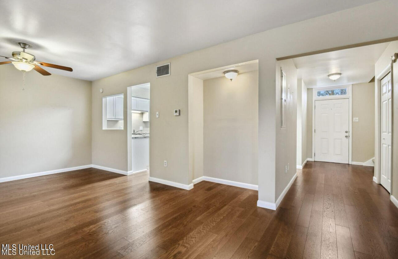928 Courthouse Road, Unit 14 Gulfport, MS 39507 - Photo 5 of 18 CA8F56EF-A960-4758-95B4-713A6EADD365_1_2