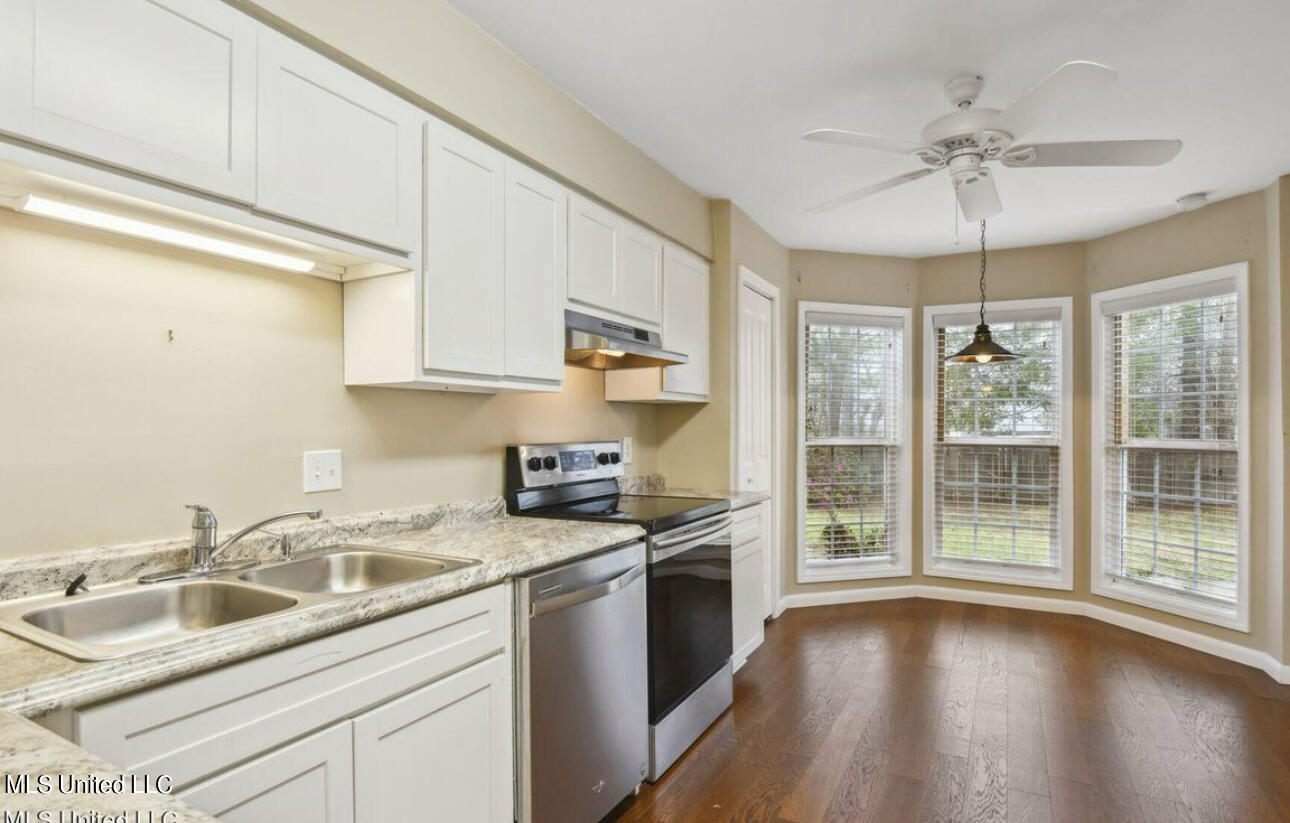 928 Courthouse Road, Unit 14 Gulfport, MS 39507 - Photo 8 of 18 14F023AB-C222-43EC-BFE8-9760BD6EA75E_1_2