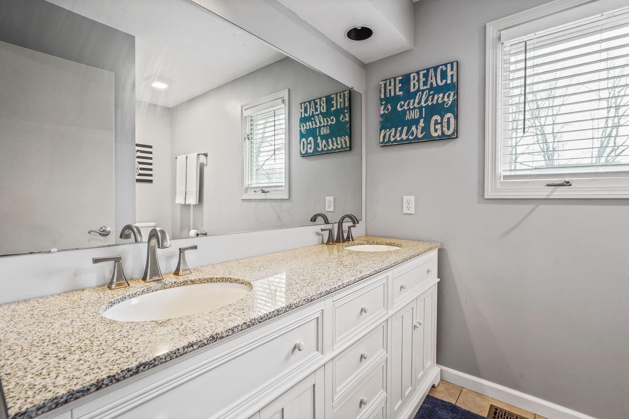 3325 Braumiller Road Delaware, OH 43015 - Photo 17 of 42 Hall Bathroom