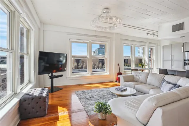 $719,000 | 909 Lafayette Street, Unit 10, New Orleans, LA 70112