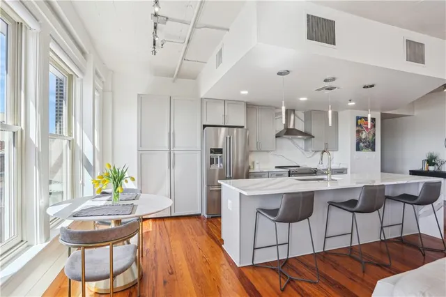 $719,000 | 909 Lafayette Street, Unit 10, New Orleans, LA 70112