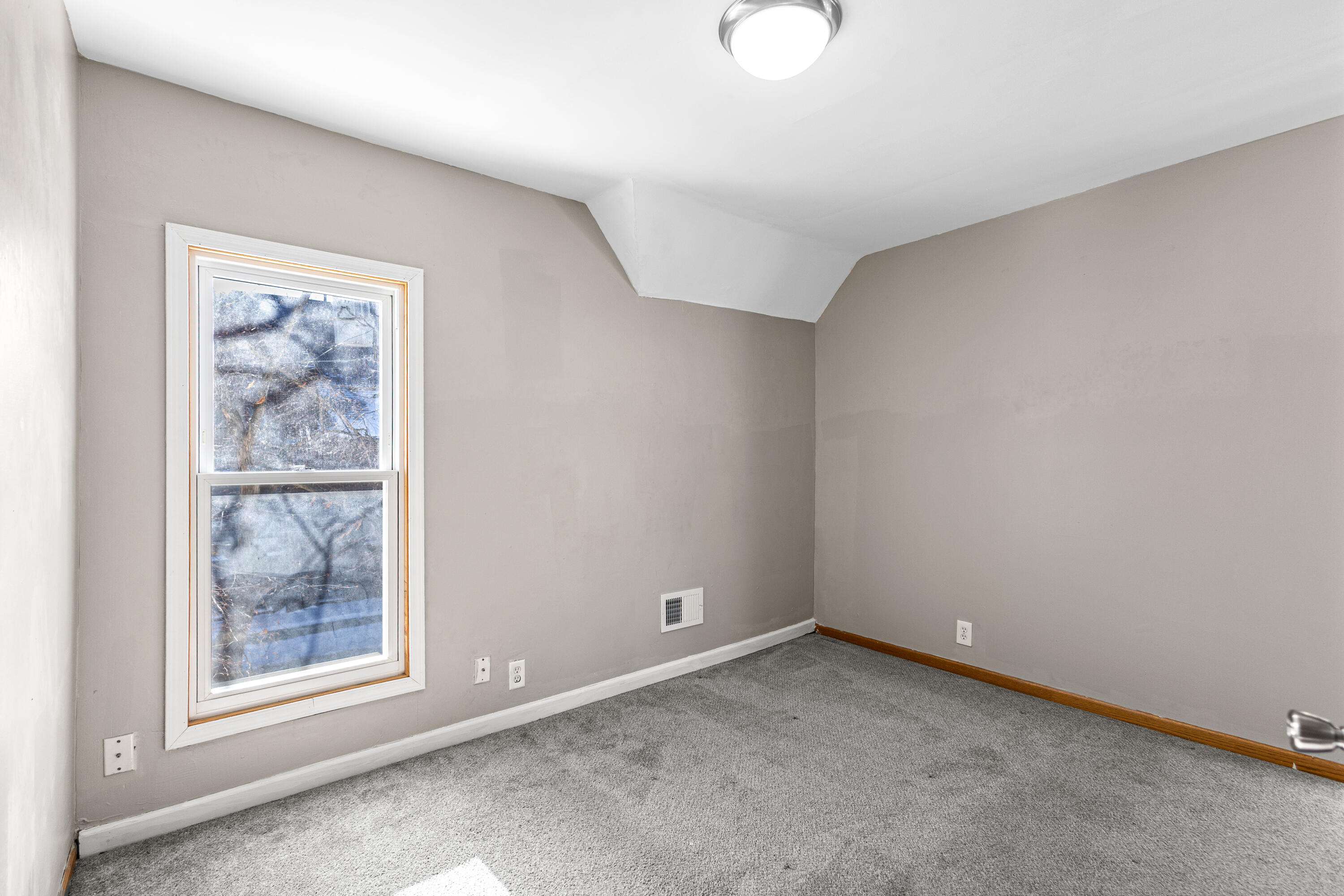 5403 North 37th Street Milwaukee, WI 53209 - Photo 23 of 30 Bedroom 3