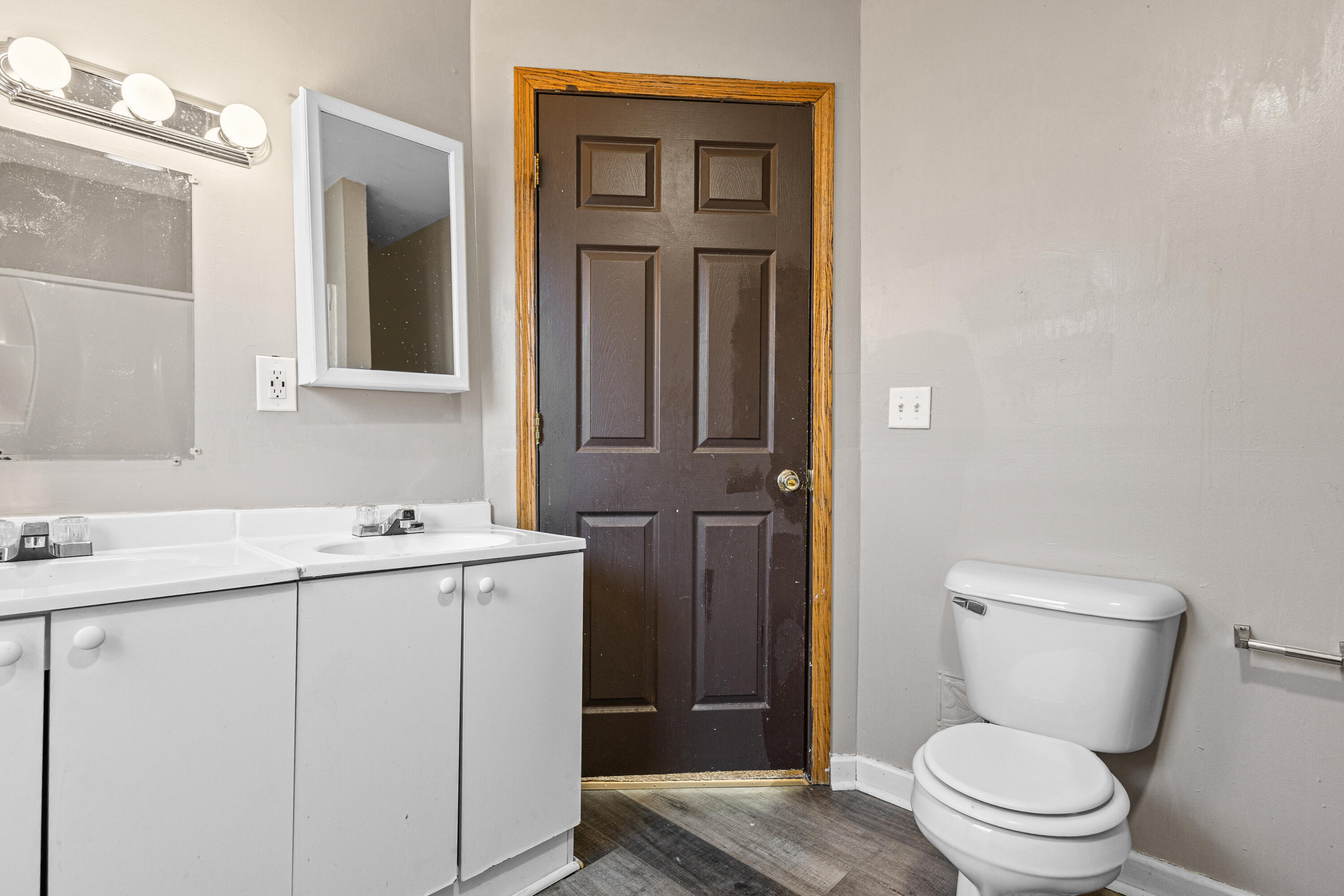 5403 North 37th Street Milwaukee, WI 53209 - Photo 27 of 30 Upstairs Bath 2