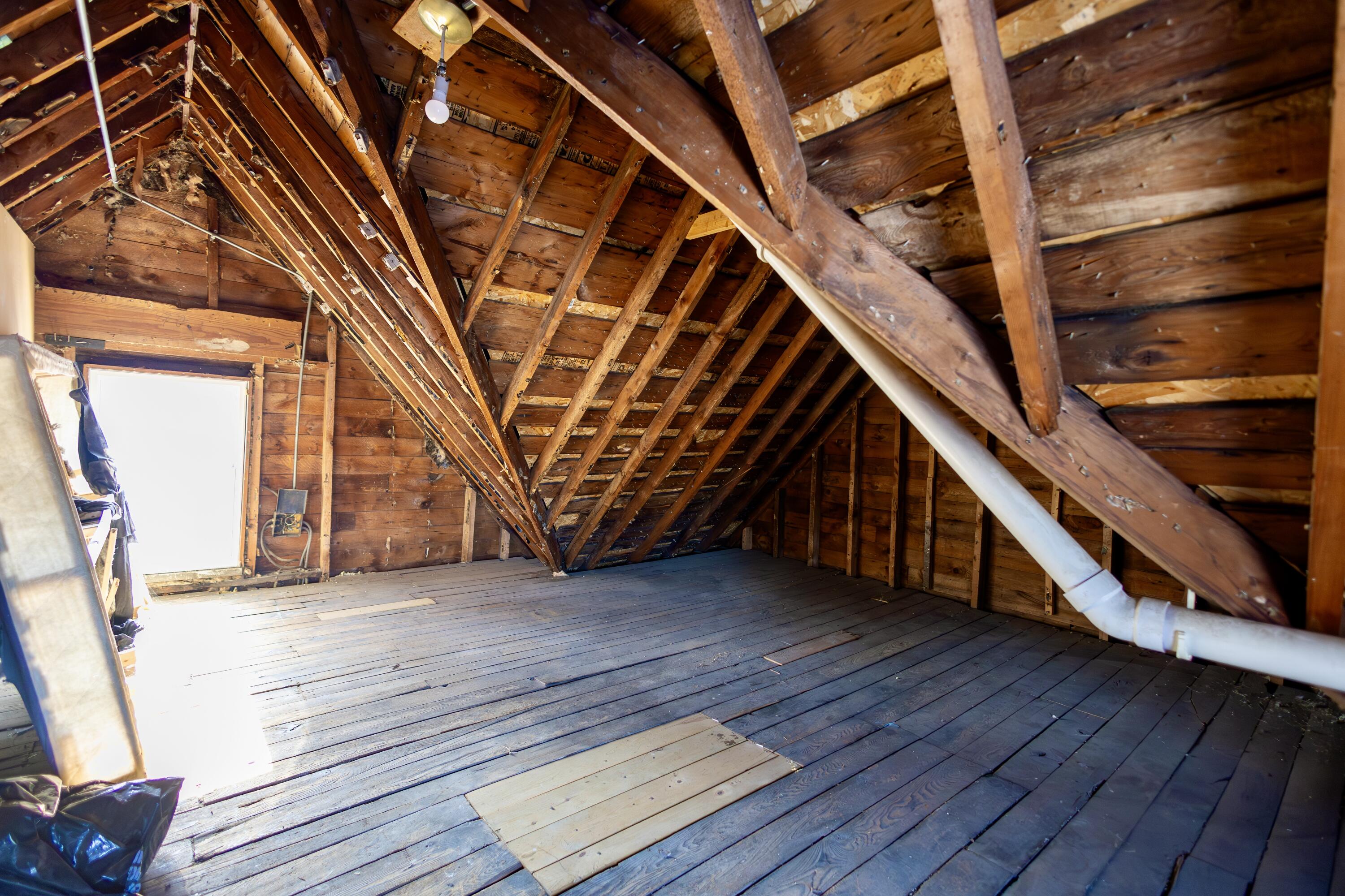 5403 North 37th Street Milwaukee, WI 53209 - Photo 29 of 30 Attic 2