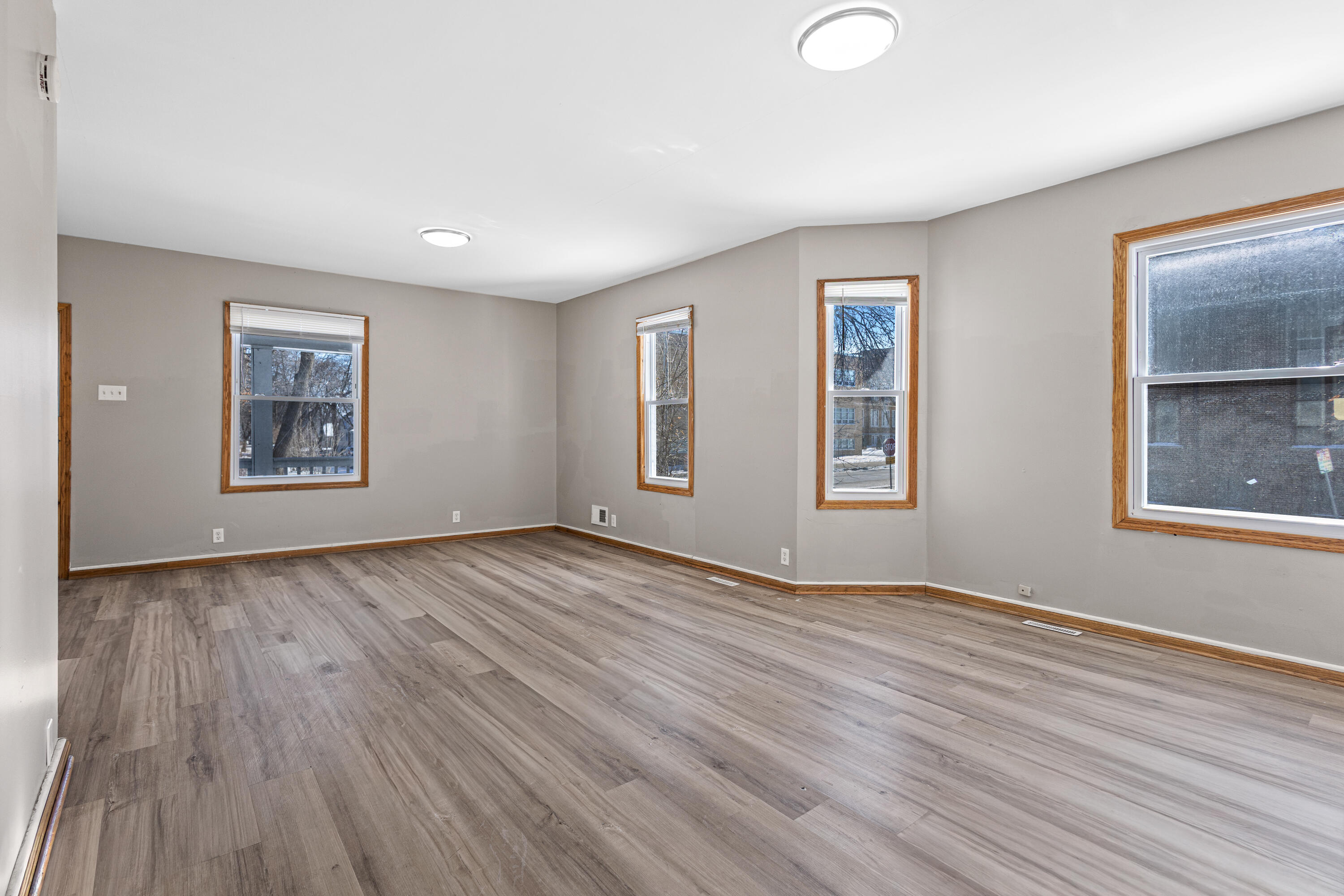 5403 North 37th Street Milwaukee, WI 53209 - Photo 6 of 30 Living-Dining