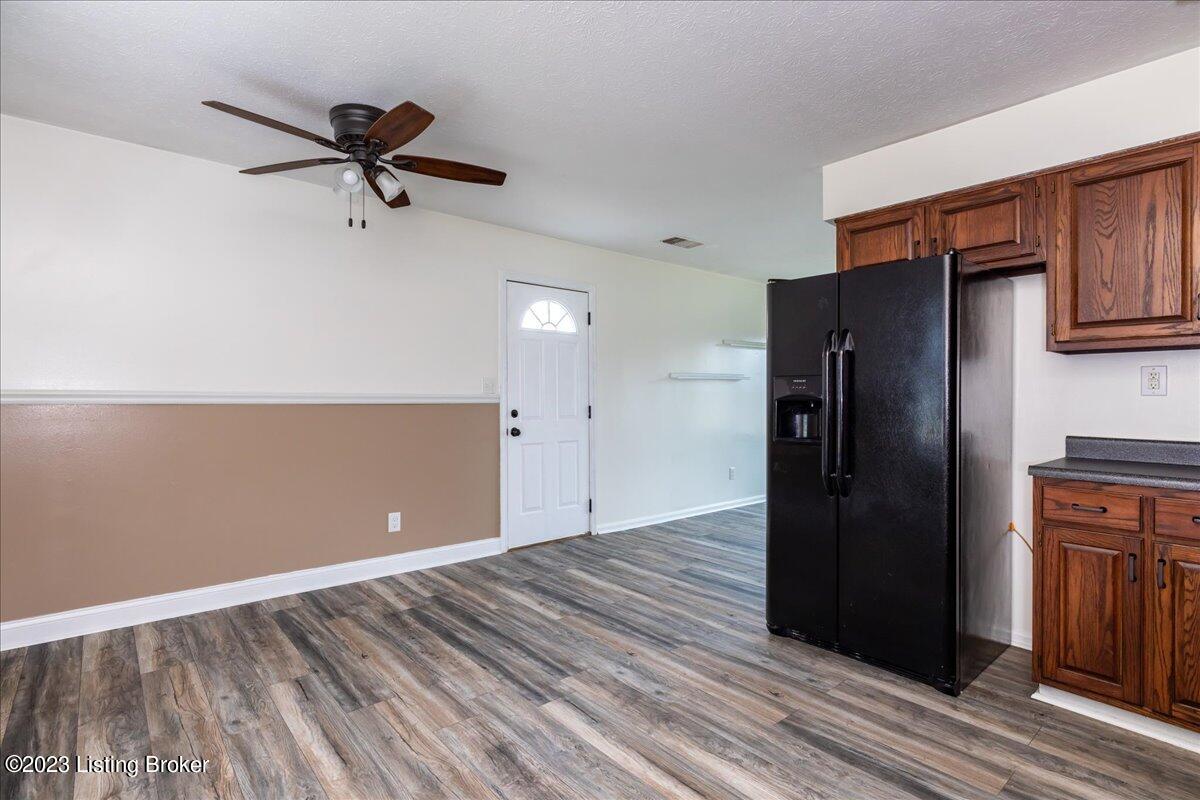 9714 Ranger Road Louisville, KY 40229 - Photo 10 of 26 16-FullRes-16
